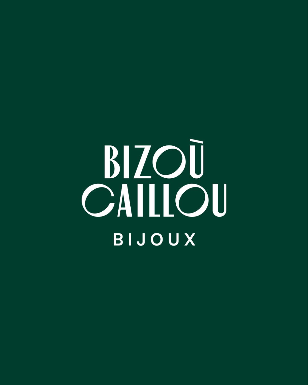 Logo officiel de Bizou Caillou, bijouterie à Ploemeur – identité visuelle et création de marque par Pois Chiche Design à Lorient.